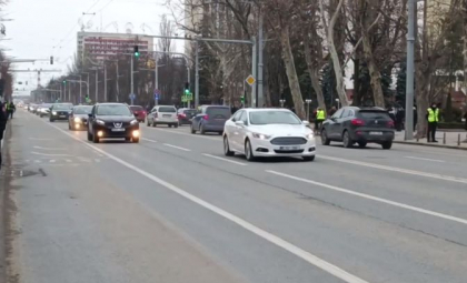 Circulatia - reluata pe bulevardul Stefan cel Mare si Sfant - VIDEO Circulatia - reluata pe bulevardul Stefan cel Mare si Sfant - VIDEO