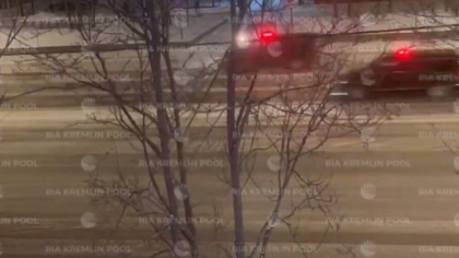 Agitatie la Kremlin inainte de discursul lui Vladimir Putin. O coloana de masini blindate, filmata in toiul noptii - VIDEO