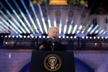 Joe Biden, discurs la Varsovia in fata a mii de oameni: Putin a crezut ca razboiul din Ucraina va fi rapid. S-a inselat. El a ales acest razboi si el il poate opri. Biden a cerut aplauze pentru Maia Sandu, aflata acolo