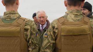 Regele Charles al III-lea, intalnire cu militarii ucraineni care se instruiesc in Marea Britanie: „Sunteti incredibili, nu stiu cum reusiti sa faceti toate astea”