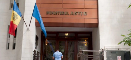 Ministrul Justitiei, la discutii cu judecatorii CSJ: Indifernt de motivul demisiilor, examinarea dosarelor aflate pe rol trebuie sa continue Ministrul Justitiei, la discutii cu judecatorii CSJ: Indifernt de motivul demisiilor, examinarea dosarelor aflate pe rol trebuie sa continue