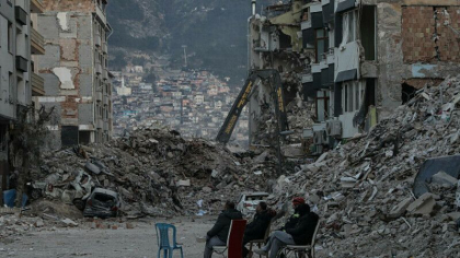 Turcia a interzis concedierile in zonele afectate de cutremurele devastatoare Turcia a interzis concedierile in zonele afectate de cutremurele devastatoare