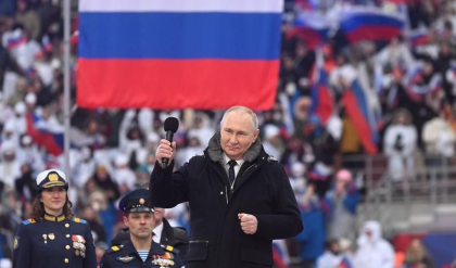 Putin superstar: Mii de rusi isi aclama liderul pe un stadion din Moscova. Copii ucraineni, urcati pe scena - VIDEO Putin superstar: Mii de rusi isi aclama liderul pe un stadion din Moscova. Copii ucraineni, urcati pe scena - VIDEO