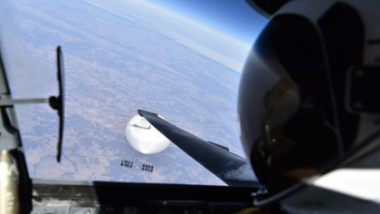 Un pilot american a facut o poza cu balonul-spion al Chinei. Imaginea publicata de Pentagon Un pilot american a facut o poza cu balonul-spion al Chinei. Imaginea publicata de Pentagon