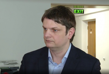 Andrei Spinu - amenintat in fata propriei case de o persoana necunoscuta si mascata. Declaratiile facute de secretarul general al institutiei prezidentiale