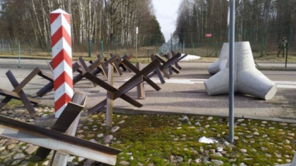 Polonia a inceput sa instaleze bariere antitanc la granitele cu Rusia si Belarus - FOTO Polonia a inceput sa instaleze bariere antitanc la granitele cu Rusia si Belarus - FOTO
