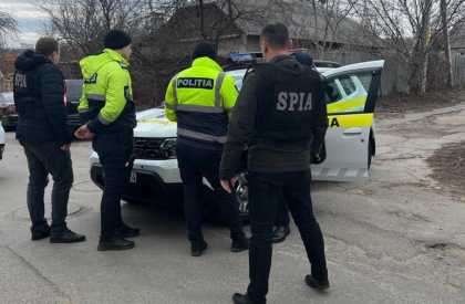 Ofiterii SPIA si procurorii PCCOCS au descins cu perchezitii la doi angajati ai INSP, suspectati de corupere pasiva. Ce ar fi facut acestia 