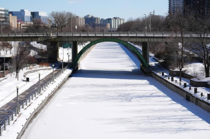 Canada: Cel mai mare patinoar din lume a fost distrus de o iarna blanda Canada: Cel mai mare patinoar din lume a fost distrus de o iarna blanda