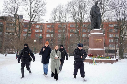 Politia din Rusia a facut zeci de arestari in ziua implinirii unui an de la declansarea invaziei in Ucraina - VIDEO Politia din Rusia a facut zeci de arestari in ziua implinirii unui an de la declansarea invaziei in Ucraina - VIDEO