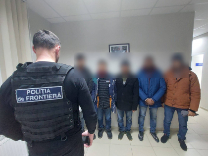 Cinci cetateni din Bangladesh, retinuti dupa ce au trecut ilegal frontiera din Moldova in Romania