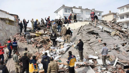Imagini cu urmarile seismului de peste 5 grade din Turcia, produs la trei saptamani de la cutremurele devastatoare din sudul tarii - FOTO/VIDEO Imagini cu urmarile seismului de peste 5 grade din Turcia, produs la trei saptamani de la cutremurele devastatoare din sudul tarii - FOTO/VIDEO