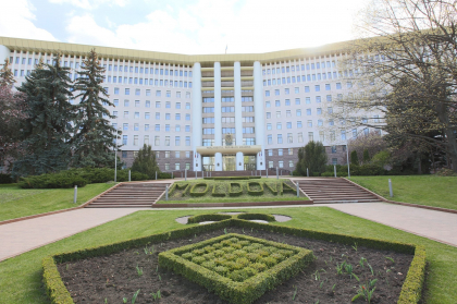 Trei partide ar accede in Parlament, daca duminica viitoare ar avea loc alegeri anticipate. Cum ar arata distribuirea mandatelor. Datele unui sondaj iData - FOTO - FOTO Trei partide ar accede in Parlament, daca duminica viitoare ar avea loc alegeri anticipate. Cum ar arata distribuirea mandatelor. Datele unui sondaj iData - FOTO - FOTO