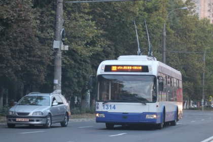 Un adolescent a fost sechestrat de taxator si transportat contra vointei lui pana la statia terminus, in capitala. Ce spun responsabilii de la RTEC