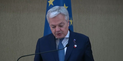 Comisarul European pentru Justitie, despre situatia tensionata din tara: "Noi suntem in deplina solidaritate cu dumneavoastra in acest timp foarte dificil si vom face totul pentru a consolida rezilienta Moldovei" - VIDEO Comisarul European pentru Justitie, despre situatia tensionata din tara: "Noi suntem in deplina solidaritate cu dumneavoastra in acest timp foarte dificil si vom face totul pentru a consolida rezilienta Moldovei" - VIDEO