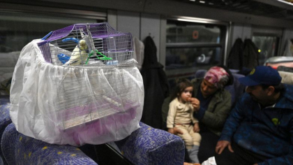 Cum este sa locuiesti intr-un tren de aproape o luna de zile. Gara din Iskenderun a ajuns casa pentru sute de sinistrati dupa cutremur - FOTO