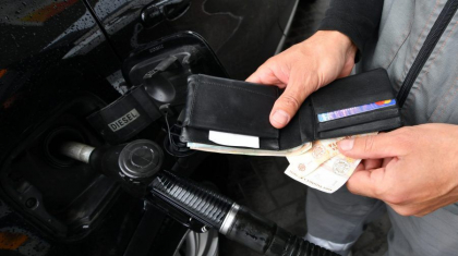 Soferi, faceti plinul. Carburantii se scumpesc in acest weekend. Noile preturi stabilite de ANRE - FOTO Soferi, faceti plinul. Carburantii se scumpesc in acest weekend. Noile preturi stabilite de ANRE - FOTO