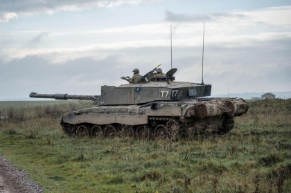Marea Britanie pariaza dublu pe Ucraina si va trimie de doua ori mai multe tancuri Challenger 2
