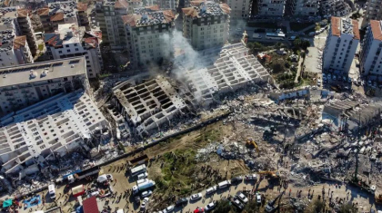 „Autopsia” unei tragedii, dupa cutremurul din Turcia: de ce s-a naruit complexul rezidential de lux care nu ar fi trebuit sa se prabuseasca
„Autopsia” unei tragedii, dupa cutremurul din Turcia: de ce s-a naruit complexul rezidential de lux care nu ar fi trebuit sa se prabuseasca