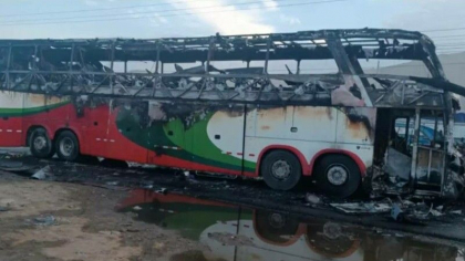 Cel putin 13 oameni au murit arsi de vii dupa un accident de autobuz, in Peru - FOTO/VIDEO Cel putin 13 oameni au murit arsi de vii dupa un accident de autobuz, in Peru - FOTO/VIDEO