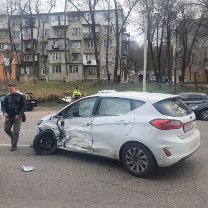 Noi detalii despre accidentul de pe soseau Muncesti: Unul dintre soferi a murit pe loc - FOTO Noi detalii despre accidentul de pe soseau Muncesti: Unul dintre soferi a murit pe loc - FOTO