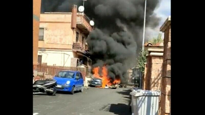Doua avioane militare s-au ciocnit in aer si s-au prabusit pe o strada din Roma. Pilotii au murit - VIDEO Doua avioane militare s-au ciocnit in aer si s-au prabusit pe o strada din Roma. Pilotii au murit - VIDEO