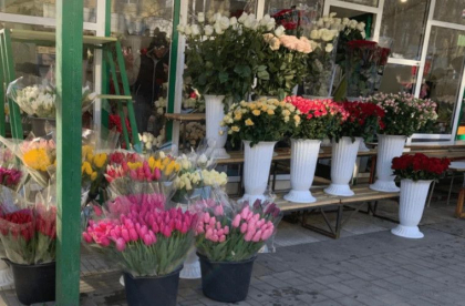 Vanzatorii de flori - in vizorul celor de la SFS. Ce ar trebui sa faca cumparatorii Vanzatorii de flori - in vizorul celor de la SFS. Ce ar trebui sa faca cumparatorii