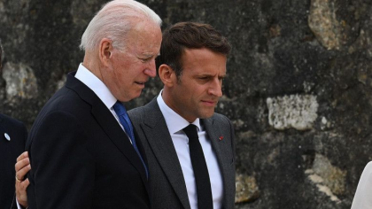 Biden si Macron vor continua ajutorul pentru Ucraina si spun ca Rusia trebuie sa plateasca „pretul agresiunii sale” Biden si Macron vor continua ajutorul pentru Ucraina si spun ca Rusia trebuie sa plateasca „pretul agresiunii sale”