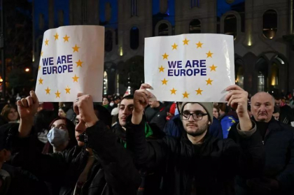 „Nu legii rusesti!” Nou protest in Georgia fata de proiectul de lege privind „agentii straini”, inspirat de Moscova - VIDEO