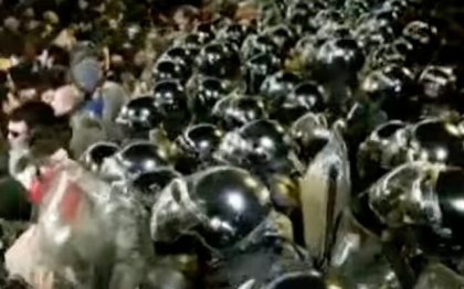 Protestele din Georgia: 66 de arestari, 50 de politisti raniti Protestele din Georgia: 66 de arestari, 50 de politisti raniti