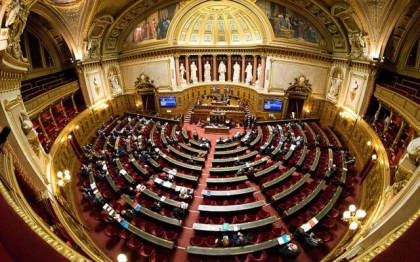 Franta: Senatul voteaza majorarea varstei de pensionare de la 62 la 64 de ani, cel mai contestat articol din proiectul legii de reforma a sistemului de pensii
Franta: Senatul voteaza majorarea varstei de pensionare de la 62 la 64 de ani, cel mai contestat articol din proiectul legii de reforma a sistemului de pensii