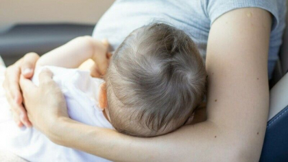 Revolta dupa ce o mama care alapta a fost data afara din sala de judecata: „Distrage atentia juriului” Revolta dupa ce o mama care alapta a fost data afara din sala de judecata: „Distrage atentia juriului”
