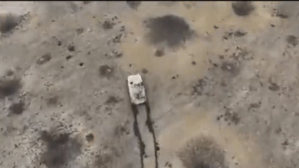 Fara scapare. Un blindat rusesc a fost lovit de o racheta antitanc si apoi distrus cu o grenada lansata din drona - VIDEO 