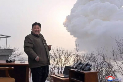 Kim Jong Un a ordonat armatei sa se pregateasca pentru un „razboi adevarat” Kim Jong Un a ordonat armatei sa se pregateasca pentru un „razboi adevarat”