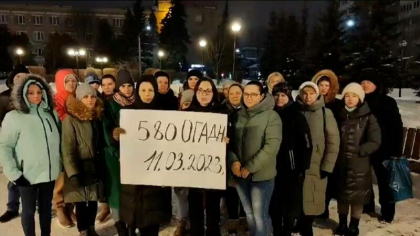 Sotiile si mamele soldatilor rusi ii cer lui Putin sa nu-i mai trimita „la macel”. „Sunt trimisi ca mieii la taiere” Sotiile si mamele soldatilor rusi ii cer lui Putin sa nu-i mai trimita „la macel”. „Sunt trimisi ca mieii la taiere”