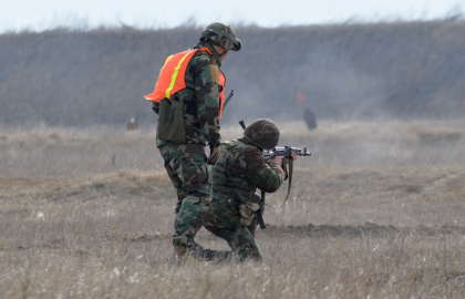 Antrenamente la poligoanele militare din nordul si centrul tarii. Militarii Armatei Nationale vor executa trageri din armamentul din dotare. Perioada vizata Antrenamente la poligoanele militare din nordul si centrul tarii. Militarii Armatei Nationale vor executa trageri din armamentul din dotare. Perioada vizata