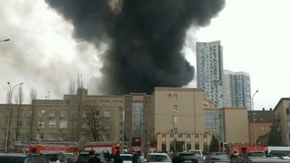 Incendiu in apropierea unei cladiri FSB din orasul rusesc Rostov, Rusia. O persoana a murit, iar alte doua, ranite - VIDEO Incendiu in apropierea unei cladiri FSB din orasul rusesc Rostov, Rusia. O persoana a murit, iar alte doua, ranite - VIDEO