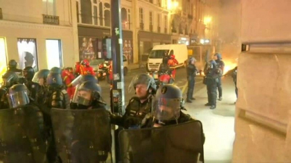 Presa franceză, după violențele provocate de protestatarii furioși: ”Gustul amar al eșecului”