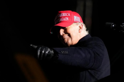 Trump sustine ca va fi arestat si face apel la proteste
Trump sustine ca va fi arestat si face apel la proteste
