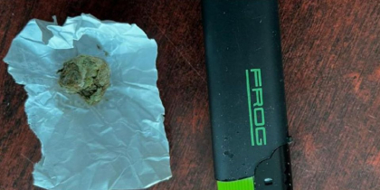Marijuana depistata la trecerea frontierei moldo-ucrainene in bagajul unui barbat. Ce le-a spus acesta oamenilor legii Marijuana depistata la trecerea frontierei moldo-ucrainene in bagajul unui barbat. Ce le-a spus acesta oamenilor legii
