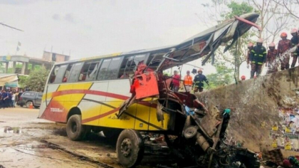 Cel putin 19 morti in urma unui accident de autobuz in Bangladesh Cel putin 19 morti in urma unui accident de autobuz in Bangladesh