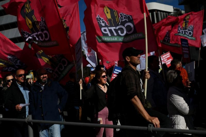 Mii de persoane din Portugalia cer in strada cresterea salariilor