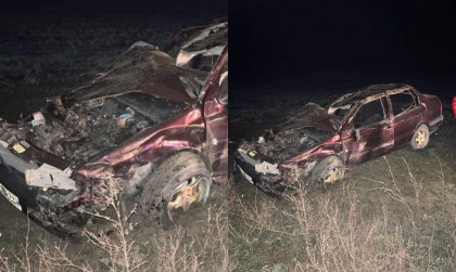 Un barbat a ajuns de urgenta la spital, dupa ce a urcat baut la volan si s-a lovit cu masina intr-un obstacol, la Hincesti - FOTO