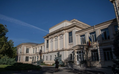 Academia Romana saluta adoptarea sintagmei „limba romana” ca denumire a limbii oficiale in Republica Moldova Academia Romana saluta adoptarea sintagmei „limba romana” ca denumire a limbii oficiale in Republica Moldova