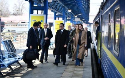Premierul Japoniei a ajuns la Kiev, anunta Ministerul ucrainean de Externe