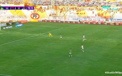 Un gol spectaculos din „poarta-n poarta”, marcat de un goalkeeper in Chile, ar putea dobori recordul de distanta. Lovitura a masurat aproximativ 101 metri - VIDEO 