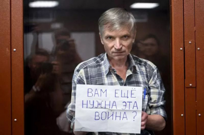 Aproape 500 de rusi au fost inculpati in temeiul legilor privind cenzura din timpul razboiului. Cele mai notabile 10 cazuri