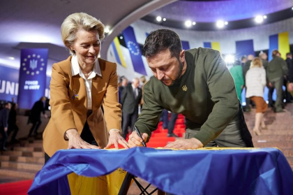 Von der Leyen lanseaza cu Ucraina si Polonia o initiativa pentru repatrierea copiilor rapiti de Rusia Von der Leyen lanseaza cu Ucraina si Polonia o initiativa pentru repatrierea copiilor rapiti de Rusia
