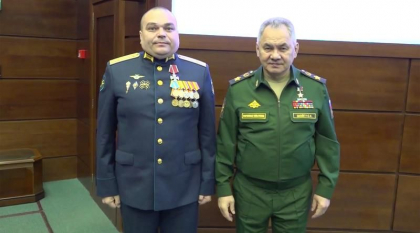 Val de ironii dupa ce Rusia a publicat imagini cu pilotii decorati pentru doborarea dronei MQ-9 Reaper in Marea Neagra
Val de ironii dupa ce Rusia a publicat imagini cu pilotii decorati pentru doborarea dronei MQ-9 Reaper in Marea Neagra