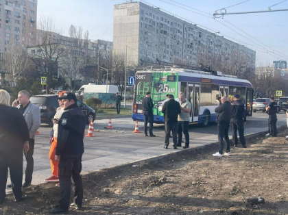 „Mergeam cu viteza mare, lovitura, un strigat puternic si am oprit...” Declaratiile socante ale unui pasager care se afla in troleibuz in momentul cand fetita de 12 ani a fost lovita mortal - FOTO „Mergeam cu viteza mare, lovitura, un strigat puternic si am oprit...” Declaratiile socante ale unui pasager care se afla in troleibuz in momentul cand fetita de 12 ani a fost lovita mortal - FOTO