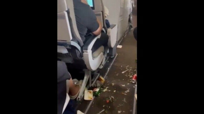 Momente de panica la bordul unui avion. Zece pasageri, raniti dupa ce aeronava a intrat intr-o zona cu turbulente - VIDEO
